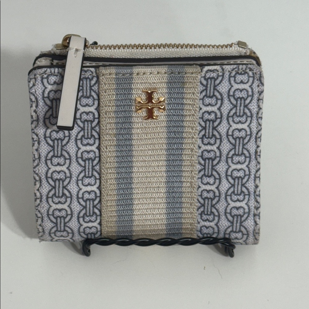 Tory Burch Gemini Link Pattern Wallet with Gold Accent GUC - Picture 2 of 7
